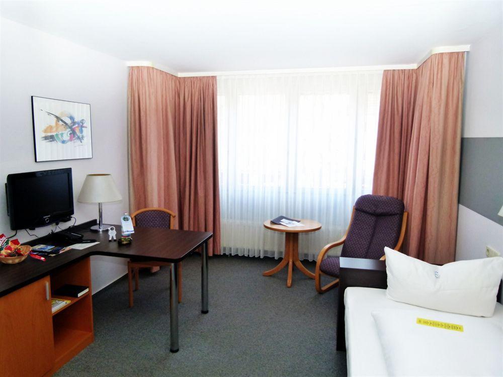 סינדלפינגן Akzent Hotel Torgauer Hof מראה חיצוני תמונה